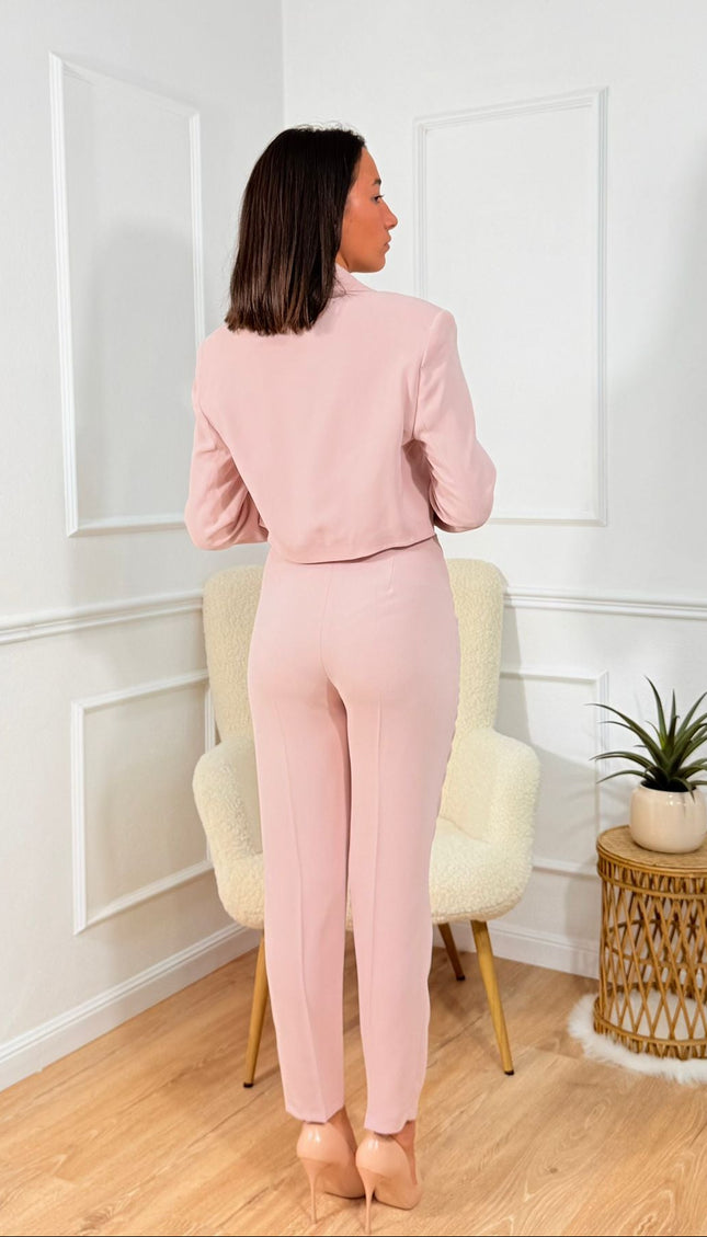 Tailleur corto con giacca cropped e pantaloni a vita alta Tona Risci