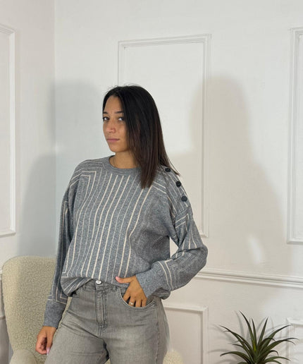 Maglione a Righe con Bottoni sulla Spalla – Grigio/Bianco