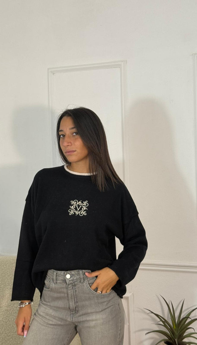 Maglione Girocollo con Monogramma Ricamato – Nero