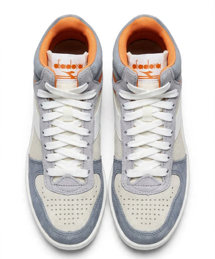 Sneakers alte Diadora bianche e grigie con dettagli arancio