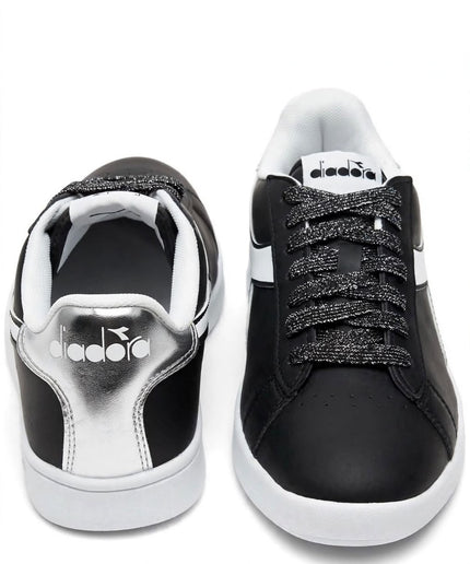 Sneaker Diadora Nera e Bianca con Dettaglio Argento