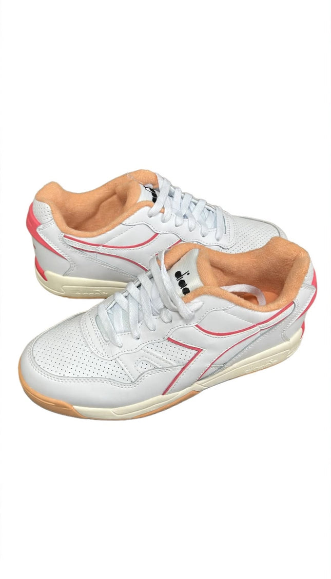 Sneakers Diadora bianche con dettagli rossi