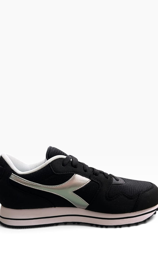 Diadora Sneakers Vintage Nere con Logo Argento