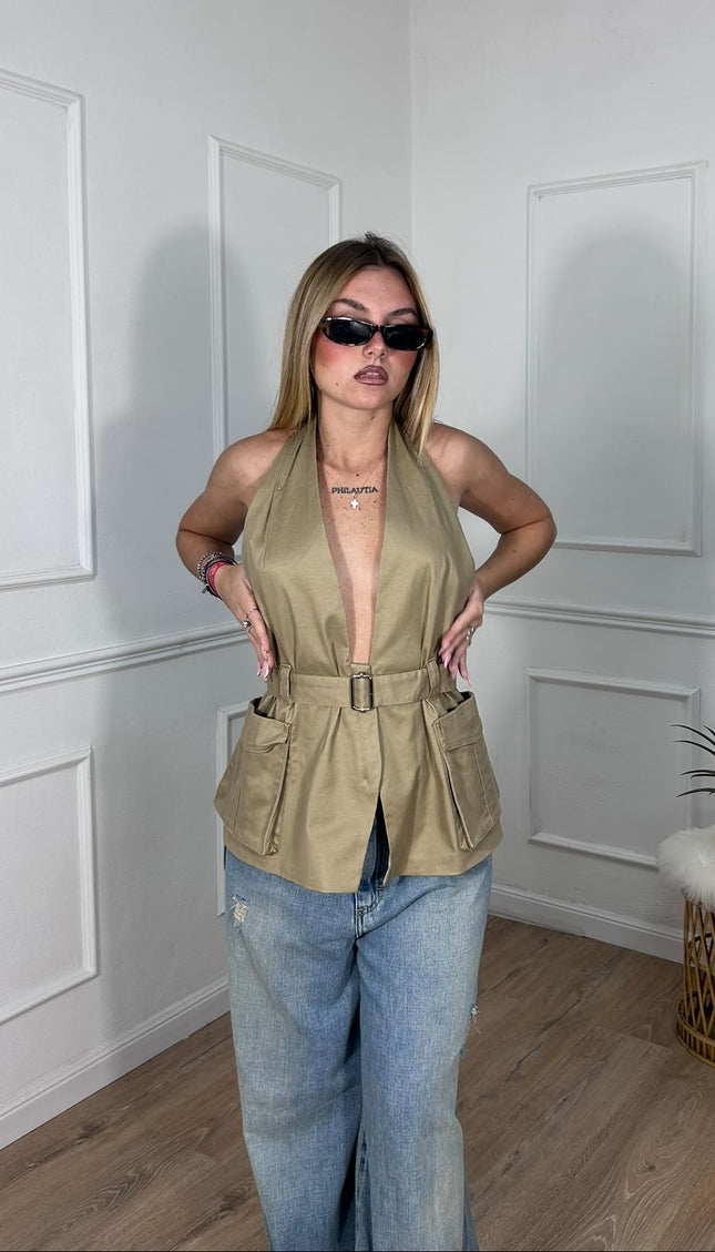Top beige con scollo profondo, cintura e tasche Haveone