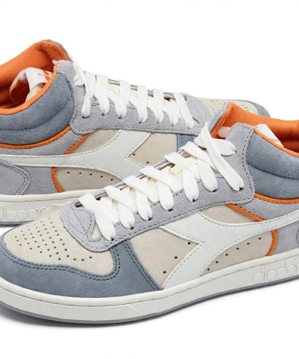Sneakers alte Diadora bianche e grigie con dettagli arancio