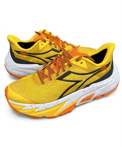 Scarpe da running Diadora gialle con dettagli neri
