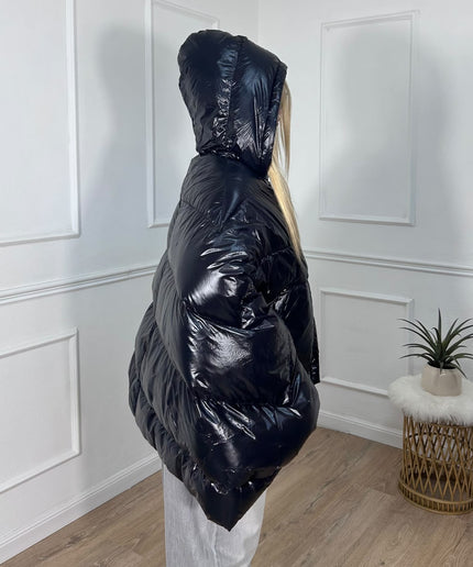 Giubbino nero lucido oversize con cappuccio Vicolo