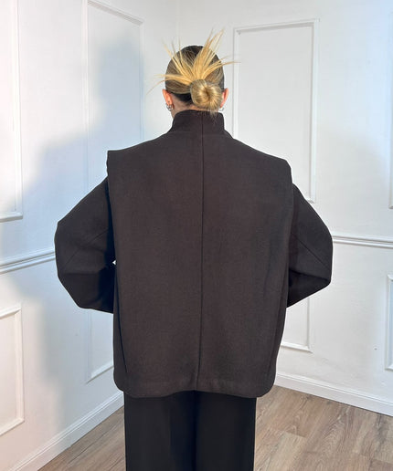 Cappotto corto marrone scuro con collo alto Tensione In